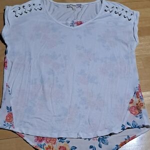 Torrid White Floral Short Sleeve Tee